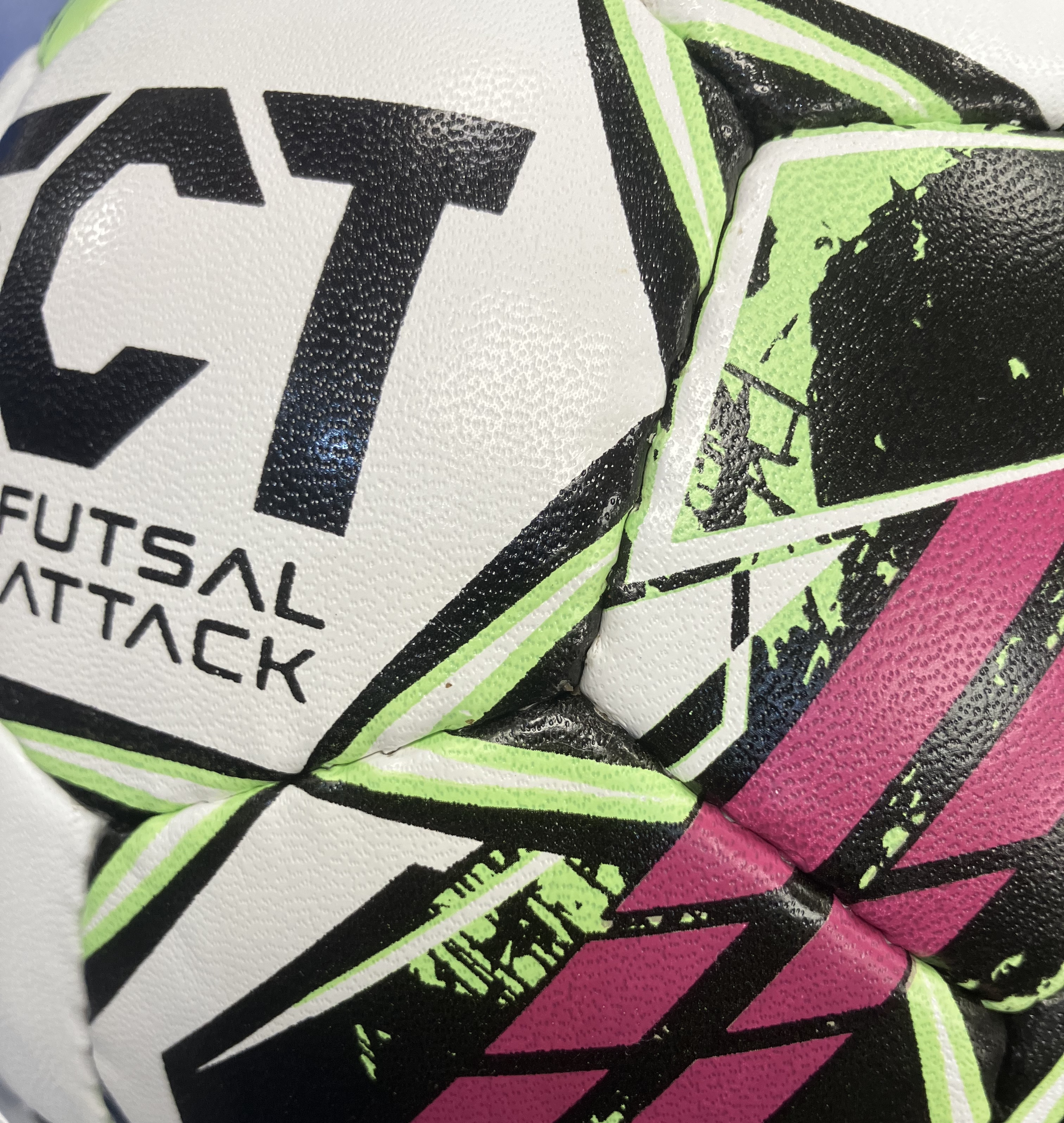 Futsalový míč Select FB Futsal Attack - bílo růžová